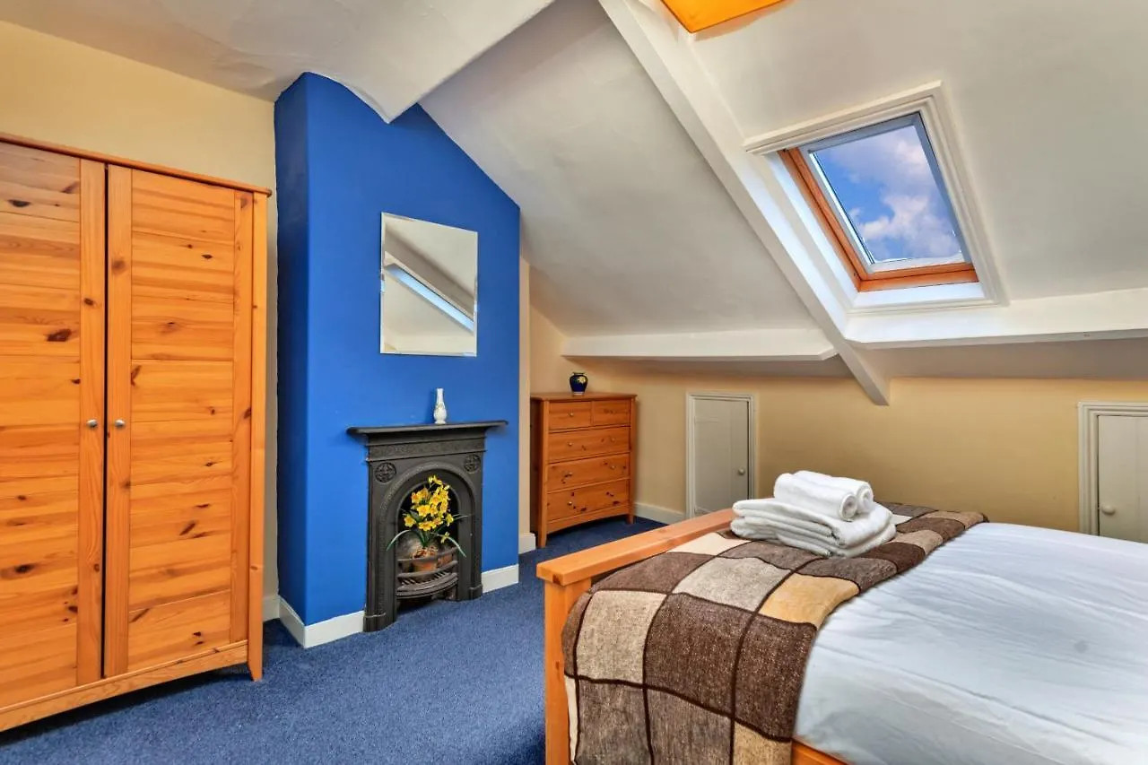 Finest Retreats - Adventure House Villa Whitby