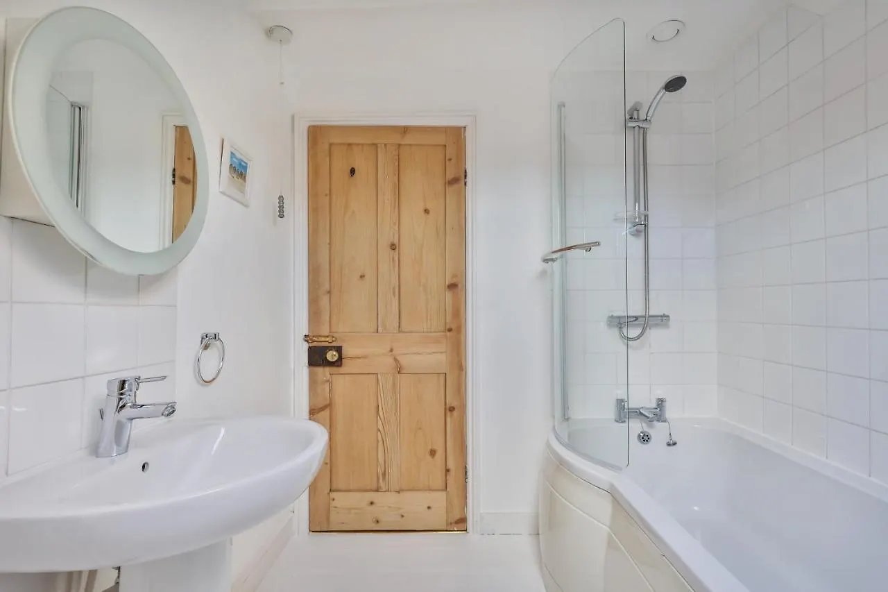 Finest Retreats - Adventure House Villa Whitby 0*,