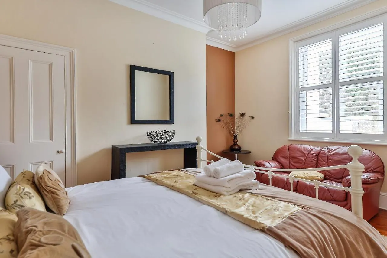 Finest Retreats - Adventure House Villa Whitby Holiday home