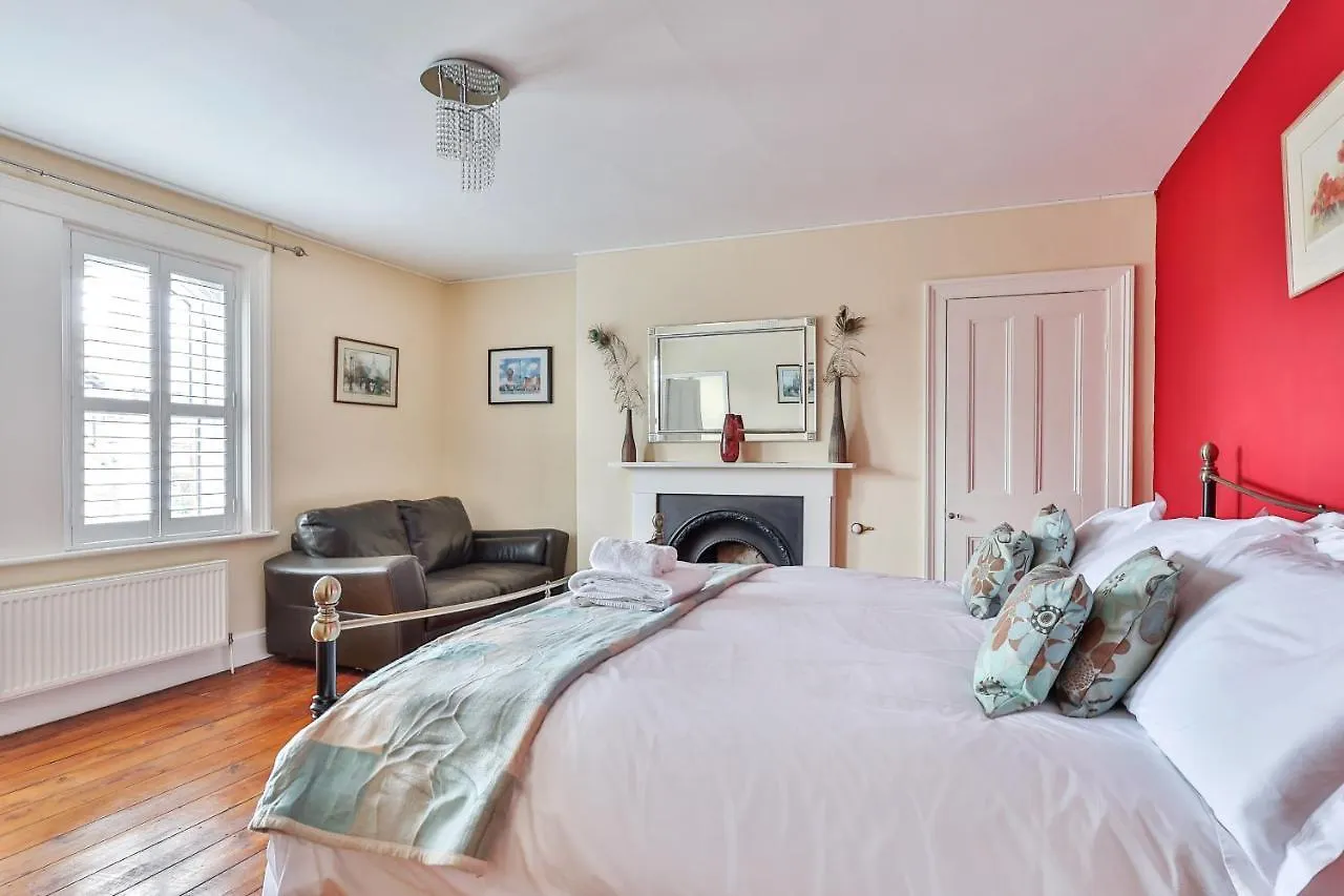 Finest Retreats - Adventure House Villa Whitby