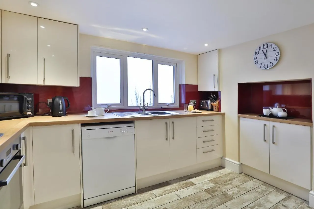 Finest Retreats - Adventure House Villa Whitby Holiday home