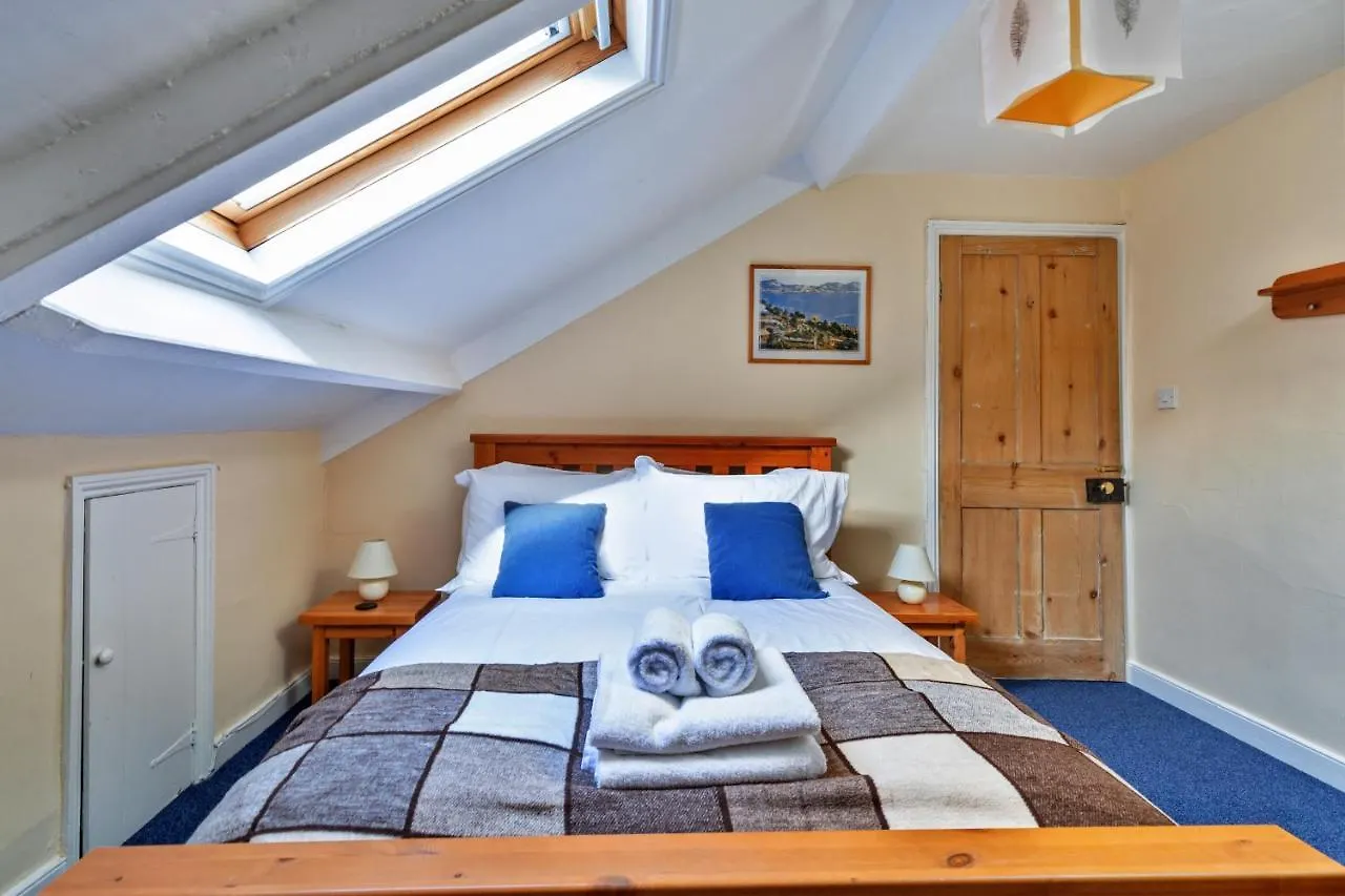 Finest Retreats - Adventure House Villa Whitby