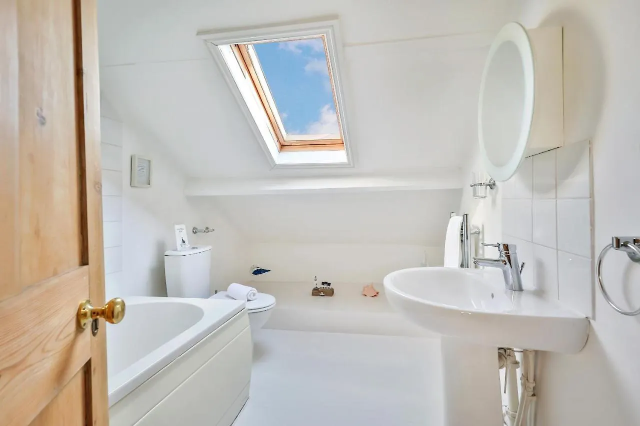 Finest Retreats - Adventure House Villa Whitby Holiday home